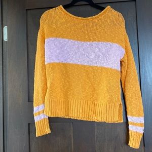 Gap sweater